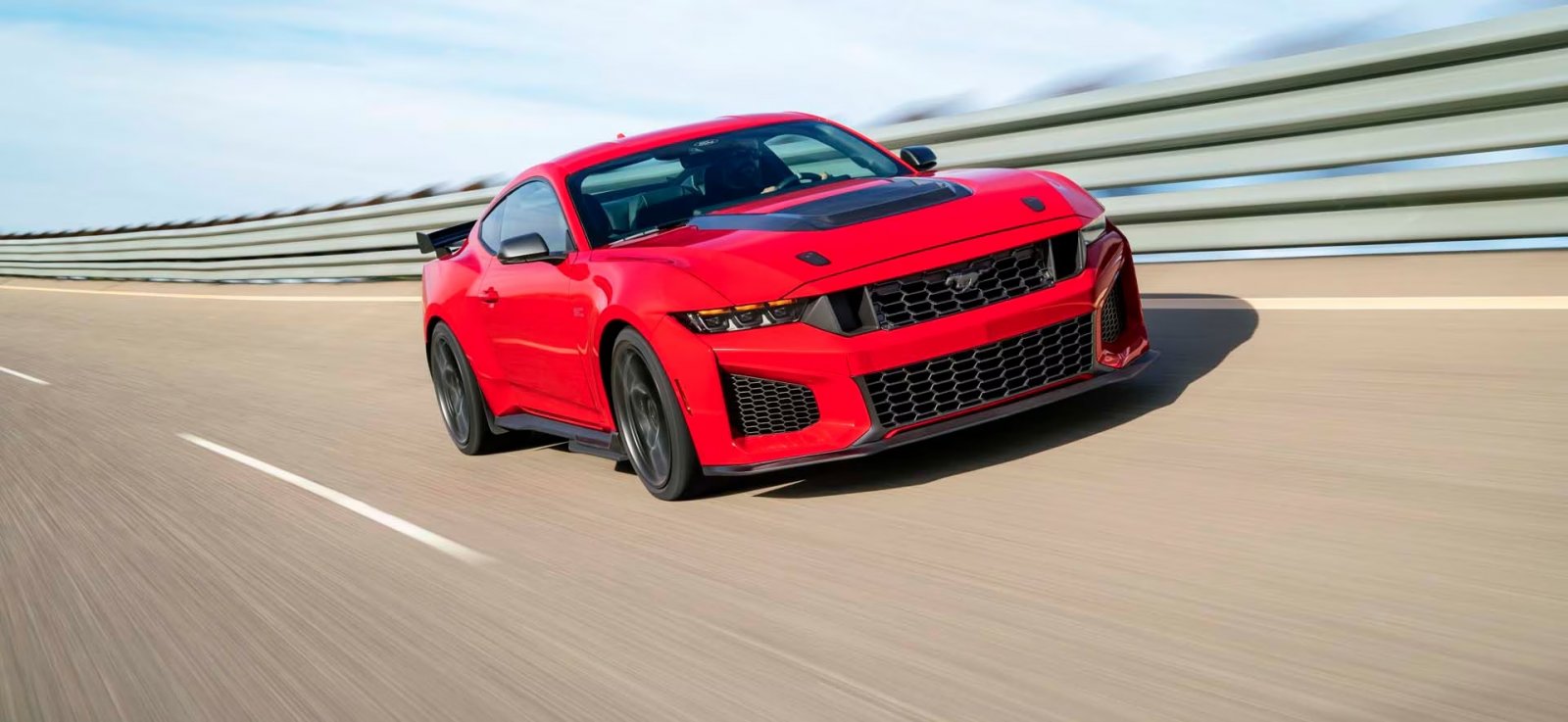 Mustang Dark Horse-HP-desktop.jpeg